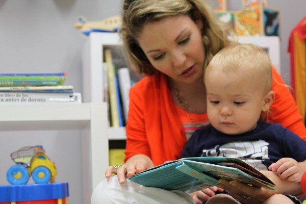 What are the benefits of reading to babies?