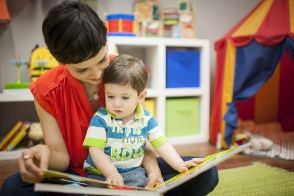How to read with a 1-year-old