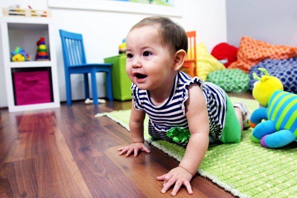 When should babies crawl?