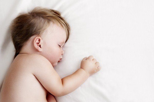How much should my 10-12 month old baby sleep?