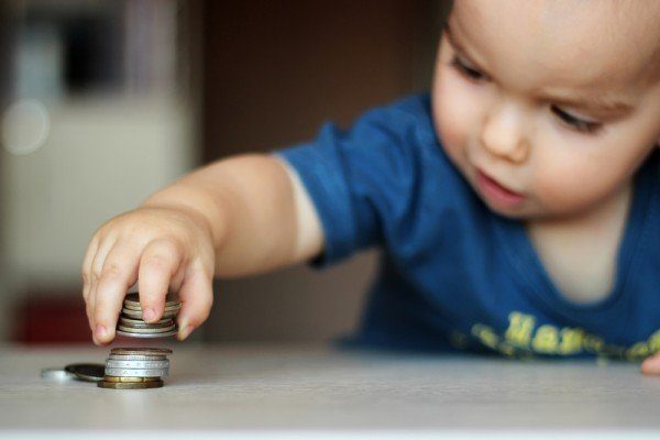 How to know if my baby swallowed something?
