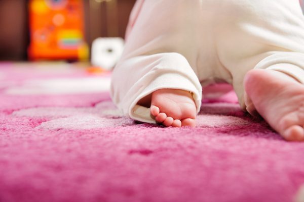 At what age do babies crawl?
