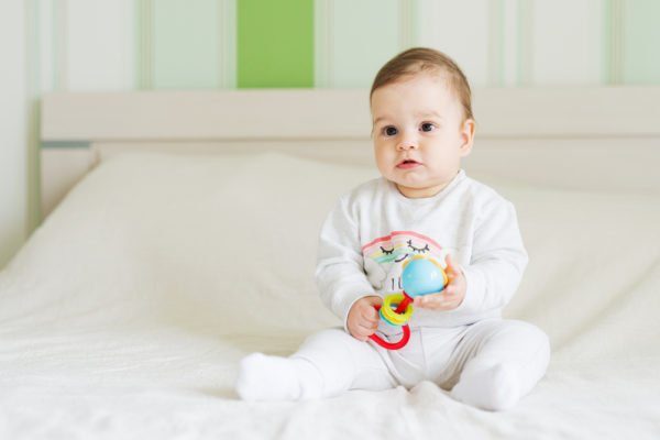 Does your baby reach objets?
