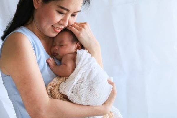 Your 1-Month-Old Baby: Milestones, Activities & Challenges
