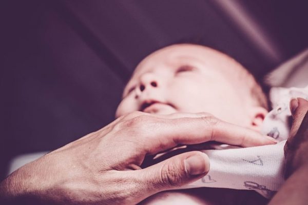 Heimlich Maneuver In A Baby: What Is It And How To Do It?
