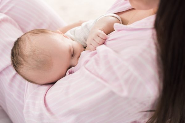 What to do if my baby sleeps during the feeding?