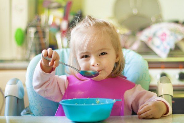 How do babies’ first words come about?