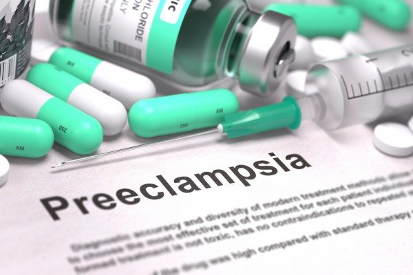 What are the symptoms of preeclampsia?