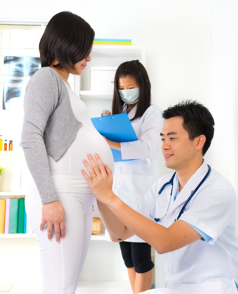 pregnant woman in doctor's appointment