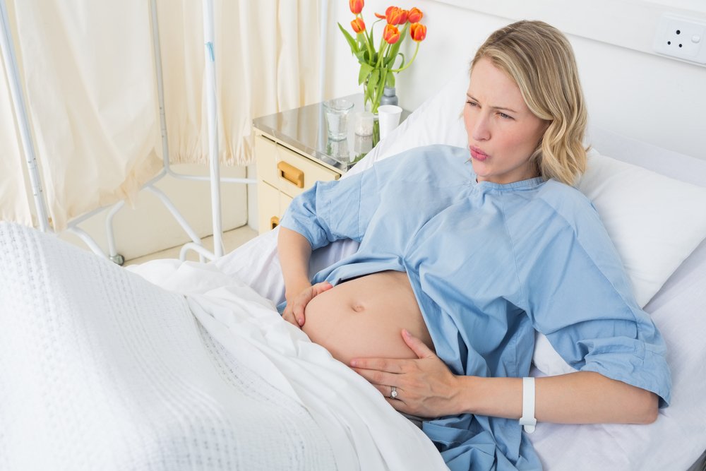 pregnant woman having contractions