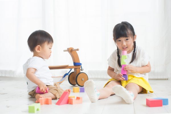 Do children learn critical thinking skills through play?