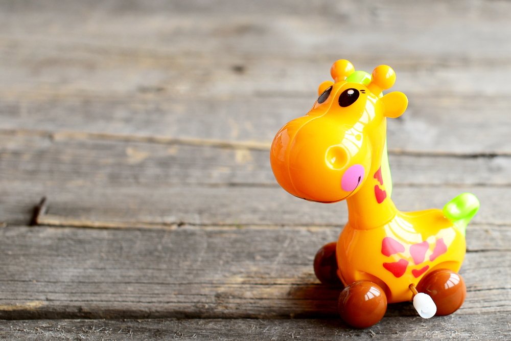 giraffe toy with wheels