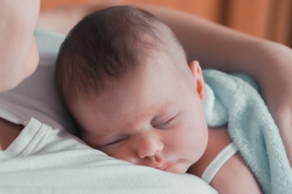 Does breastfeeding impact my baby’s sleep?