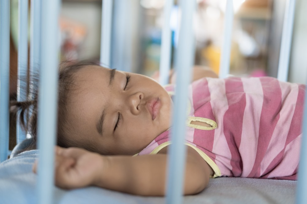 Baby sleeping in right position